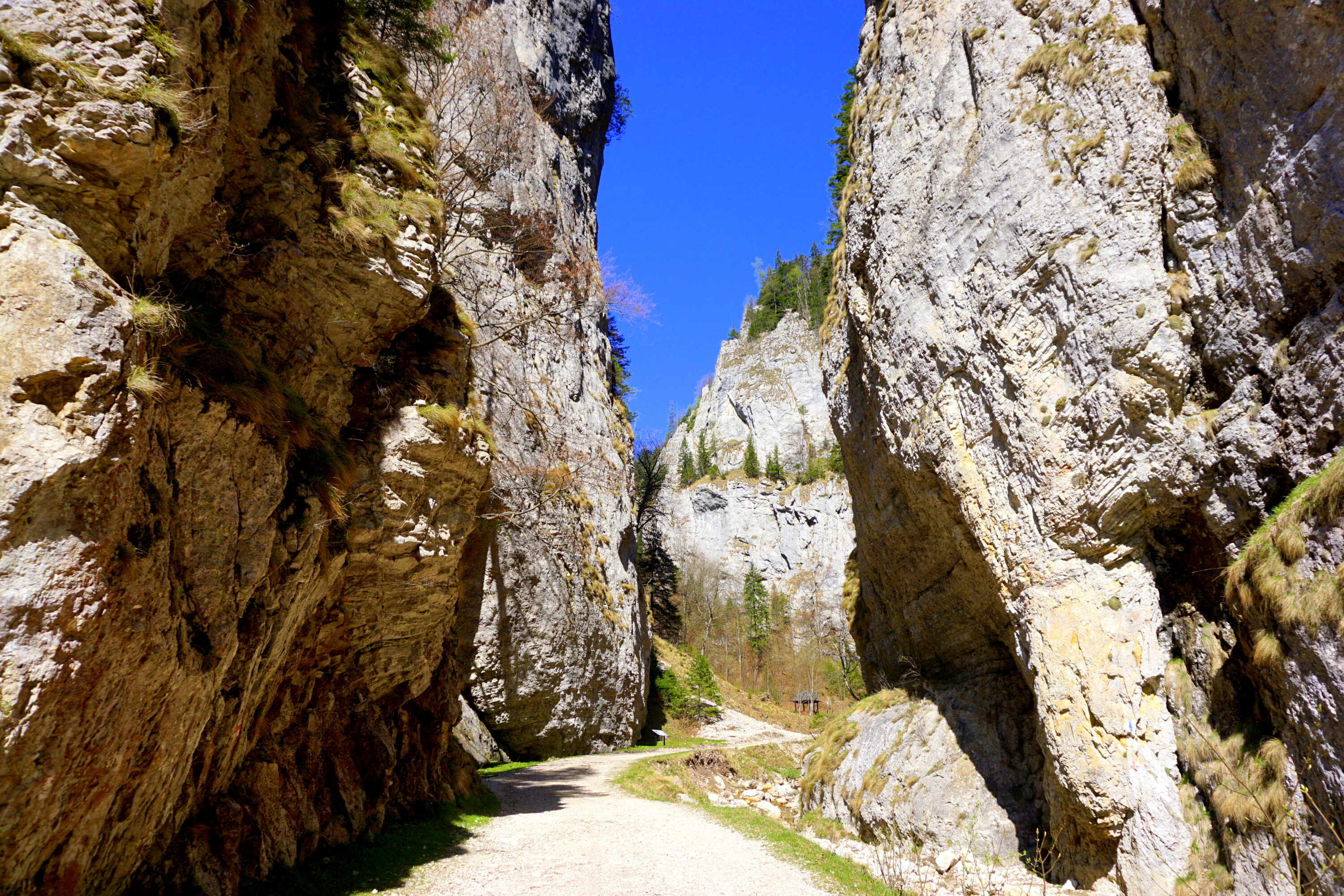 chei si canioane romania