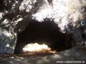 fenomene post-vulcanice grota timsos