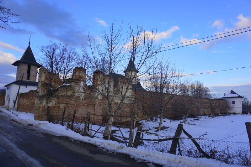 manastirea mera