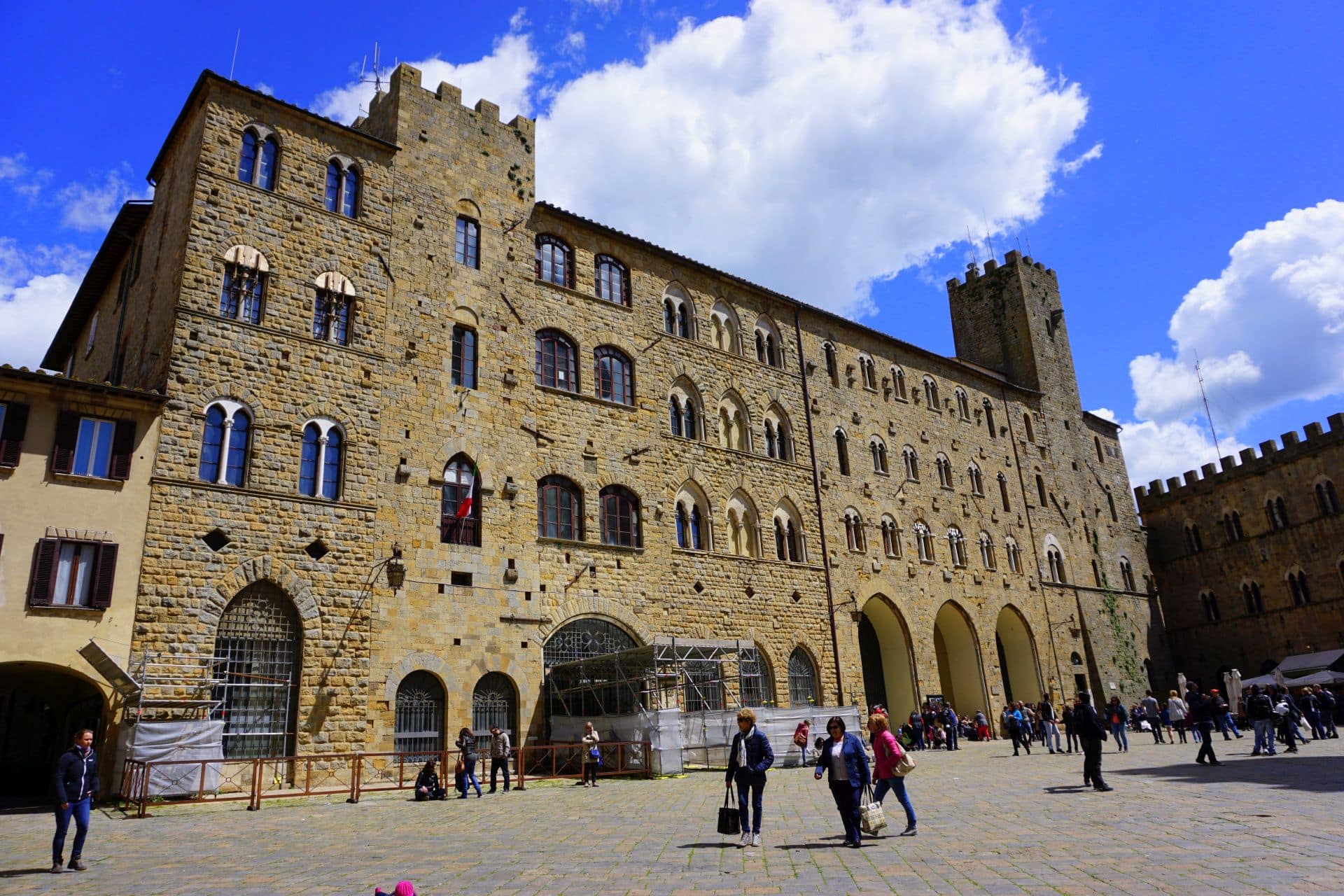 monteriggioni volterra