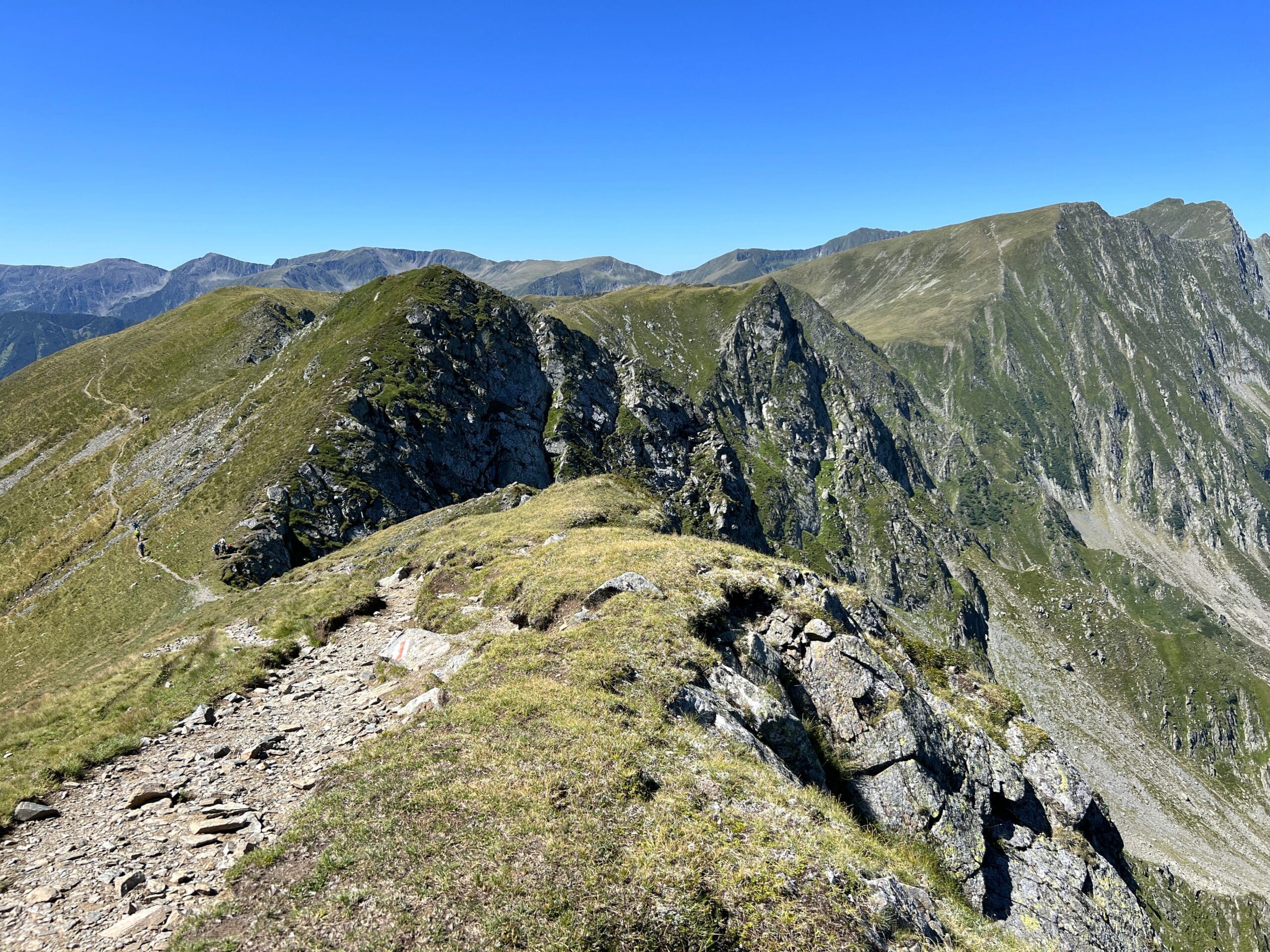 traseu varful dara si hartopul darei