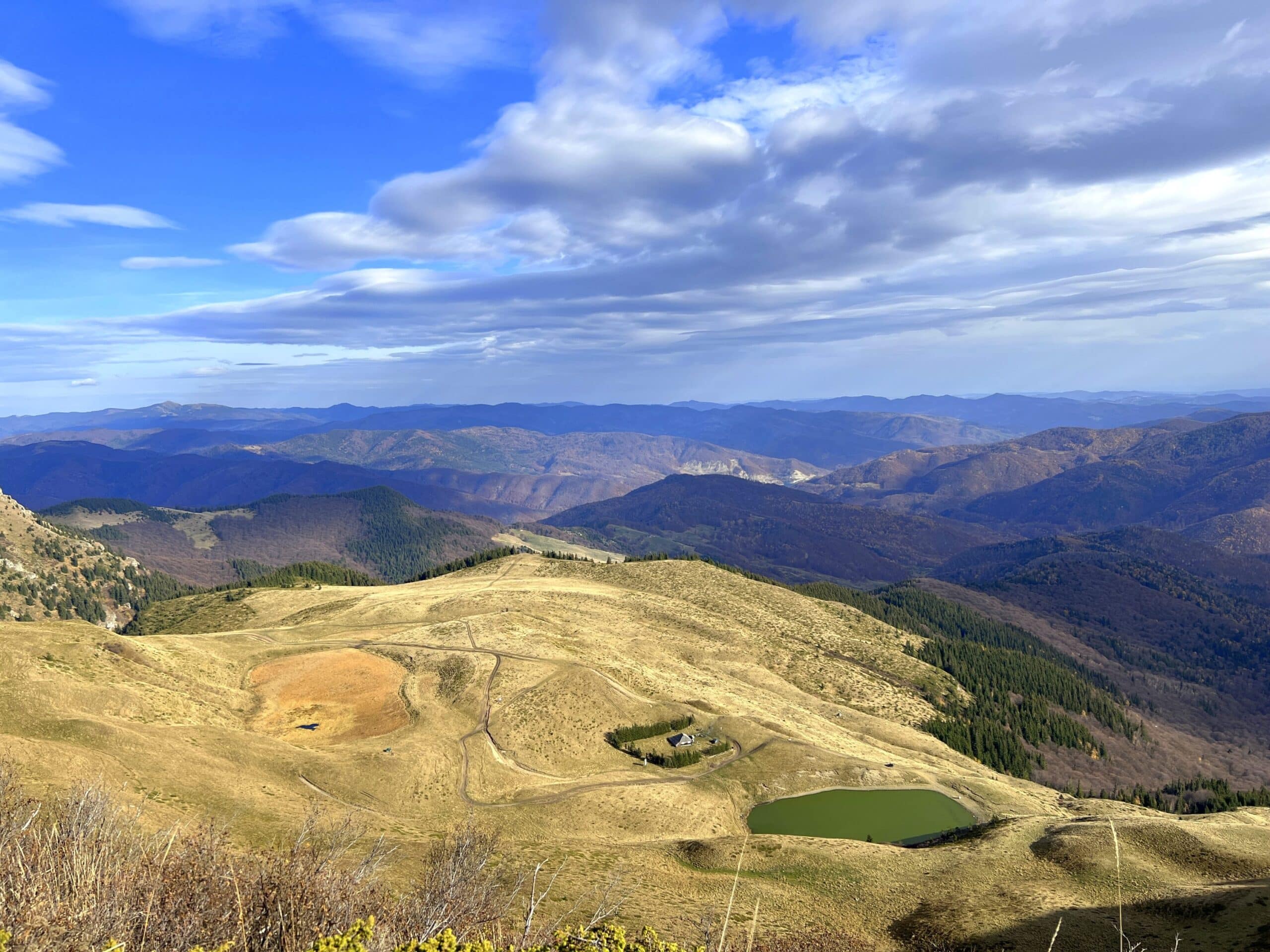 Lacul Vulturilor și vârful Mălâia, munții Siriu - imagine 2