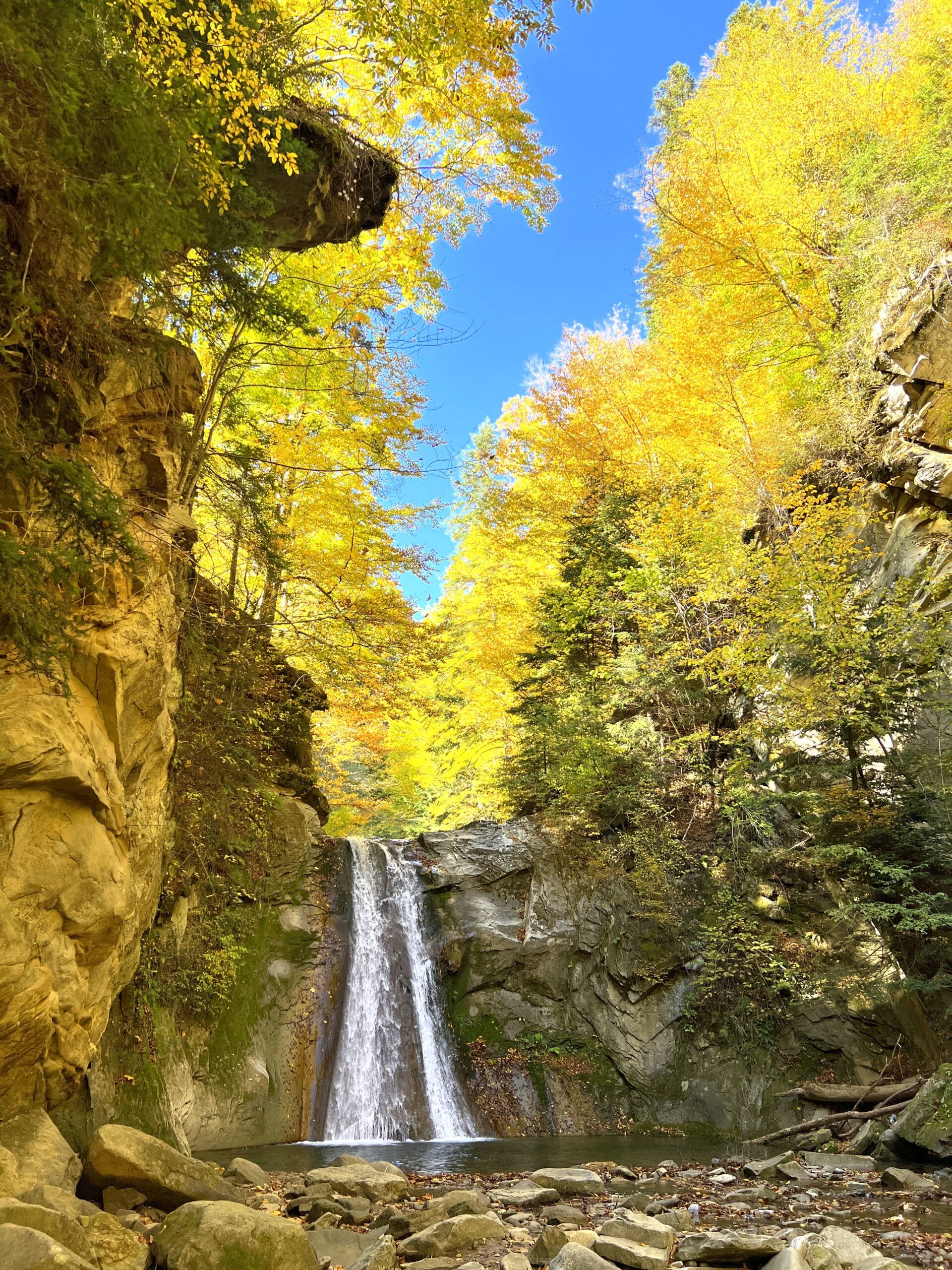 Toamna la cascada Cașoca și Vama Buzăului - Rezervația „Valea Zimbrilor” și cascada Urlătoarea - imagine 12